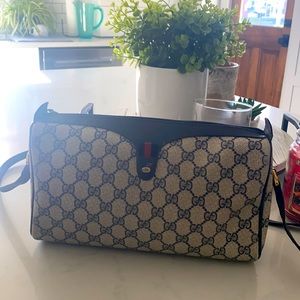 Vintage Gucci cross body